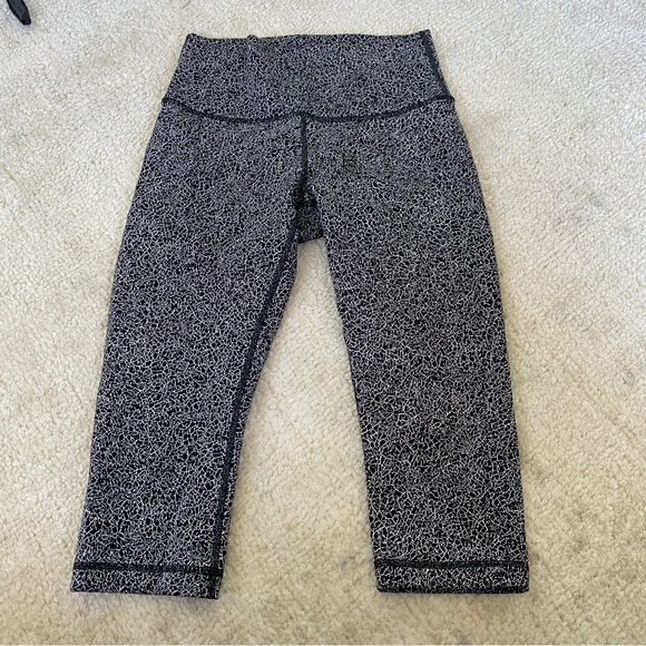 Lululemon Wunder Under Hi-Rise 1/2 Tight - Picture 4 of 10